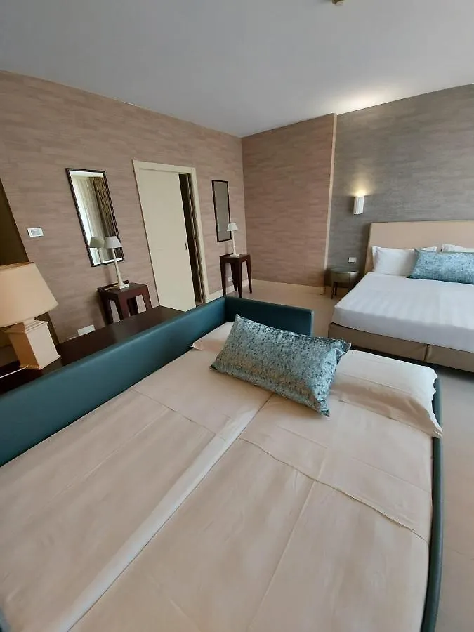 Hotel Joseph 마리아나디피에트라산타