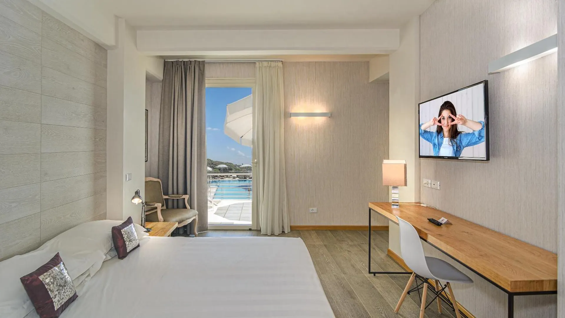 Hotel Joseph Marina di Pietrasanta 3*,  Italy