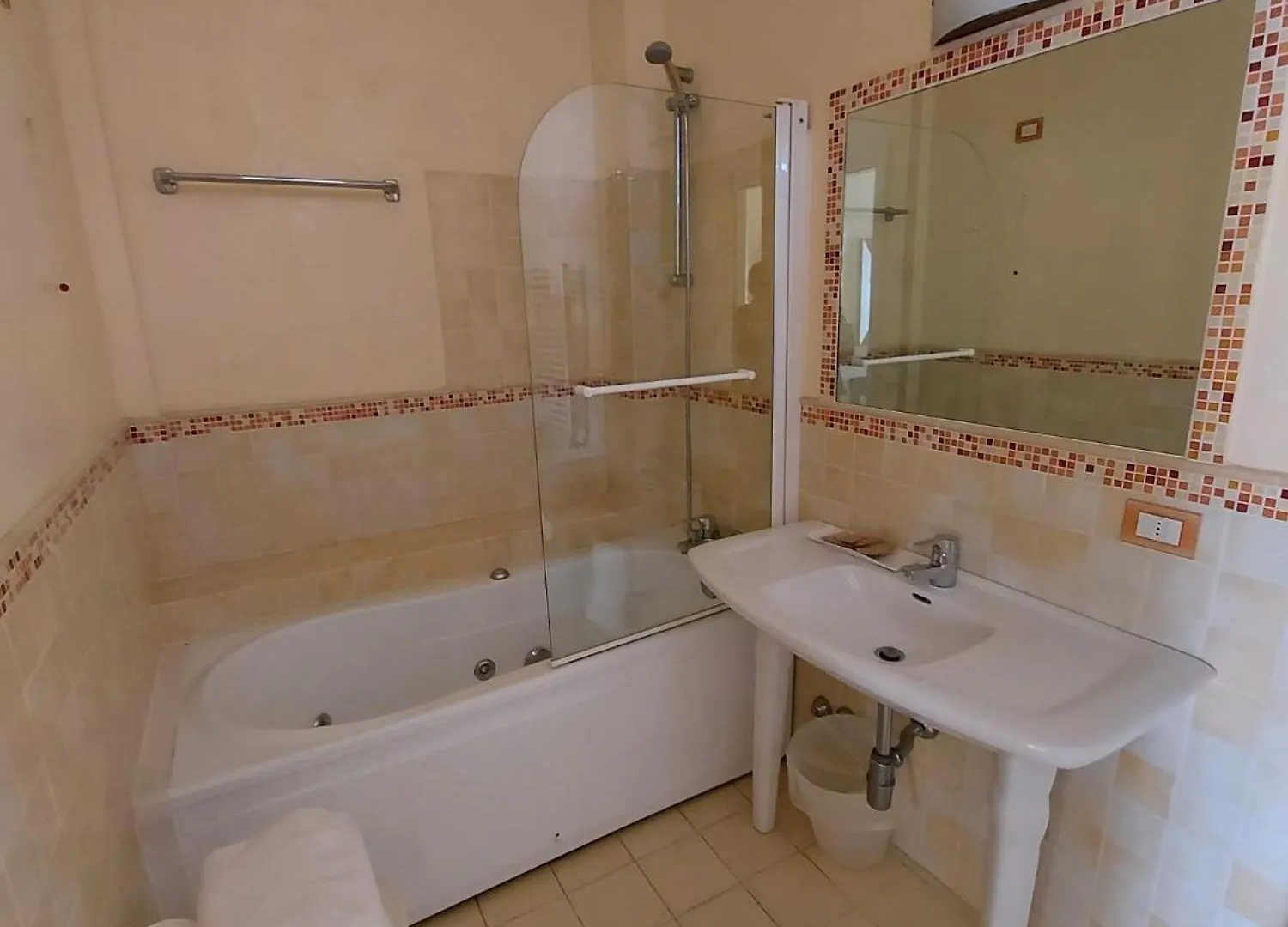 Hotel Joseph Marina di Pietrasanta 3*,